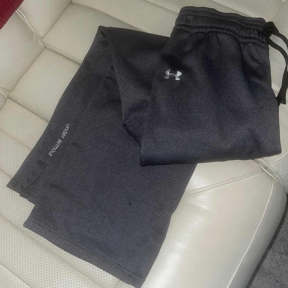 Under Armour sweat pants medium